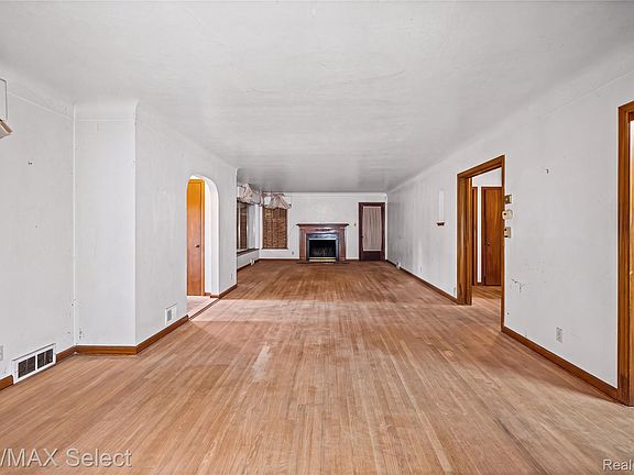 12th image of 2219 Copeman Blvd