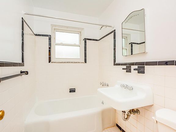 3rd image of 1578 Nepperhan Ave APT 2