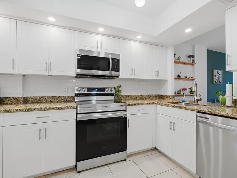 108 Royal Park Dr #1D — Photo 16