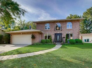 2945 Hartzell St, Wilmette, IL 60091
