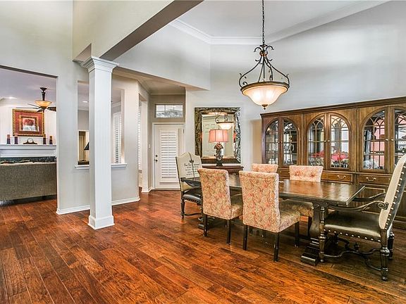 4th image of 2617 Creswick Dr