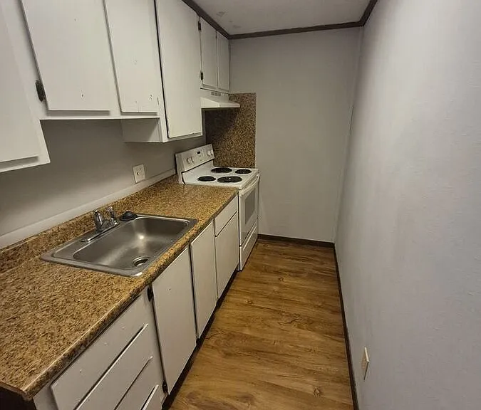 406 Amhurst Dr — Photo 5