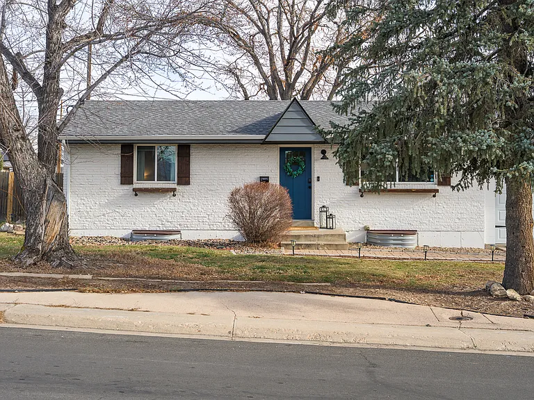 Oakwood St — Photo 31