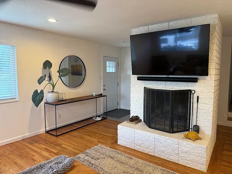 1250 Alturas Ave — Photo 3