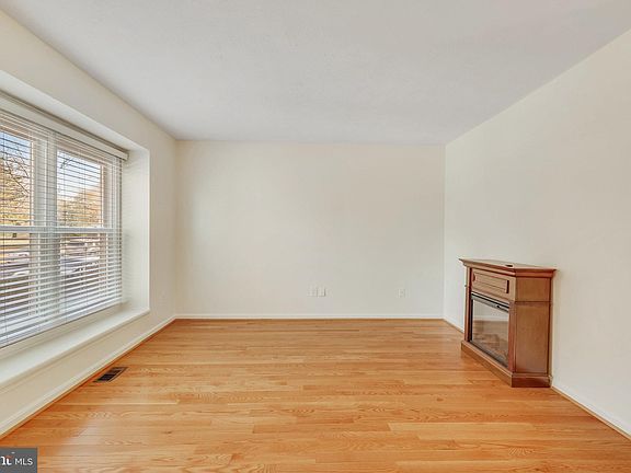 5th image of 13449 Elevation Ln