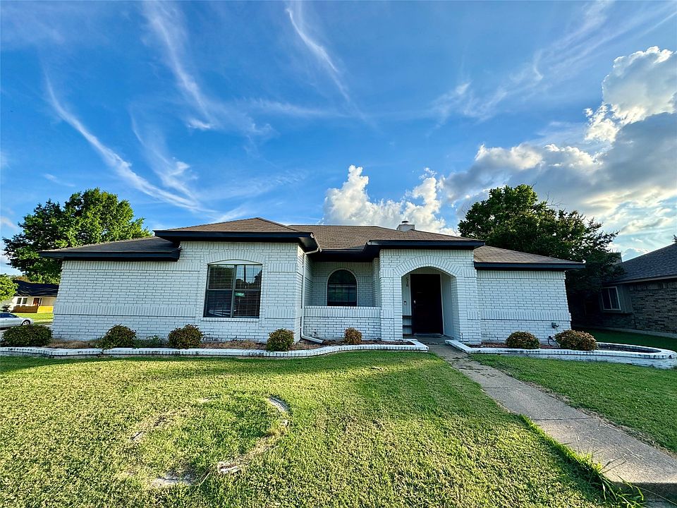1st image of 518 Amelia Ct