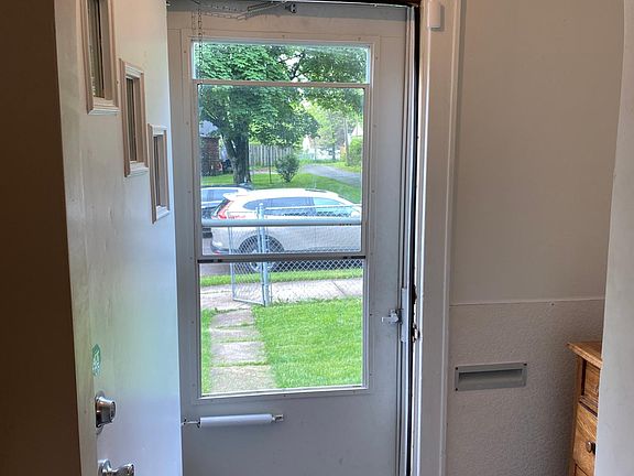 5th image of 1413 E North St