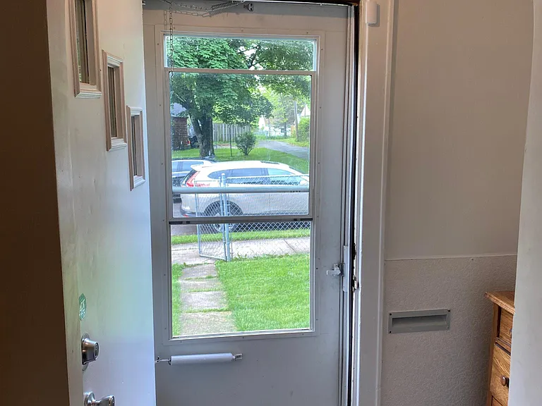 1413 E North St — Photo 5
