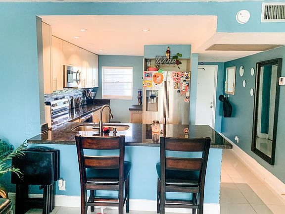 4th image of 9340 Lagoon Pl APT 306