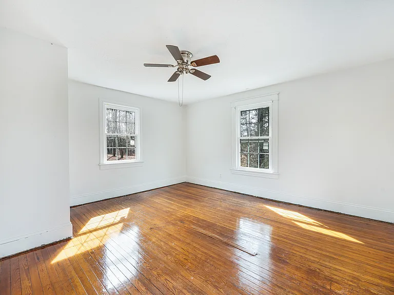 228 Newcomb Dr — Photo 23