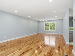 476 Oakville Ave, Waterbury, CT 06708