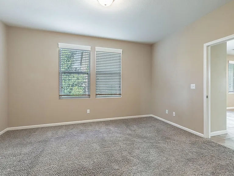 3475 Bellaire Ave — Photo 12