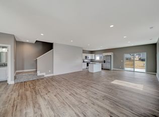 1920 Flagstone Rd, Lincoln, NE 68521