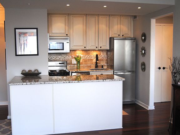 5th image of 445 W Wellington Ave APT 14F