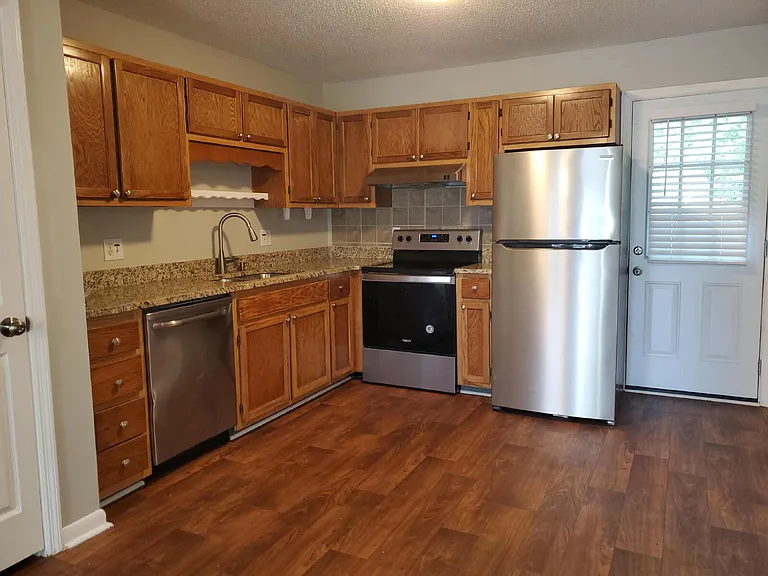 2005 Morgan Ave SW #3 — Photo 7