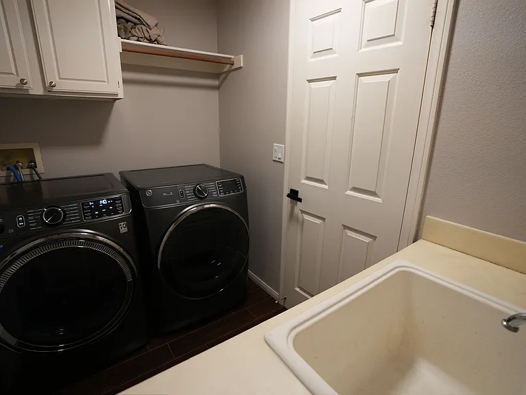 Gleneagles Dr — Photo 13
