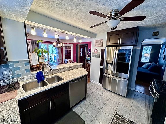 4th image of 16401 Ernadale Ave