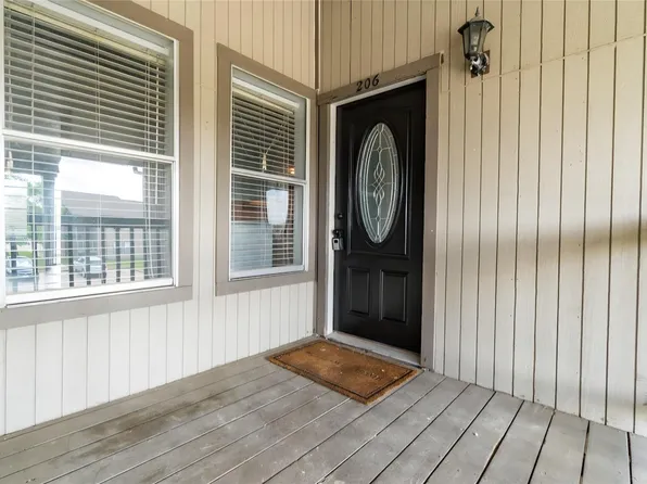 418 Garland Dr APT 206, Lake Jackson, TX 77566