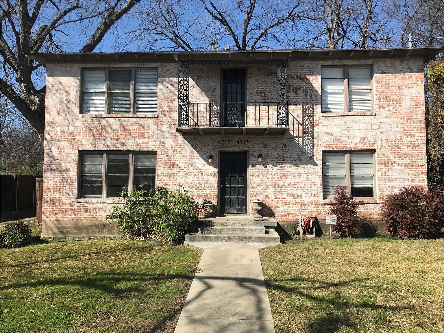 4715-4717 Deere Street - 4717 — Photo 1