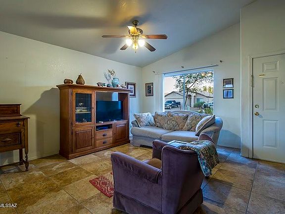 3rd image of 2298 W Silverbell Oasis Way