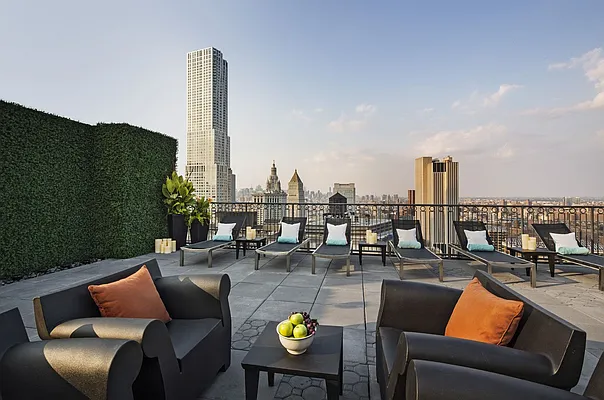 Rented by The Moinian Group | media 7