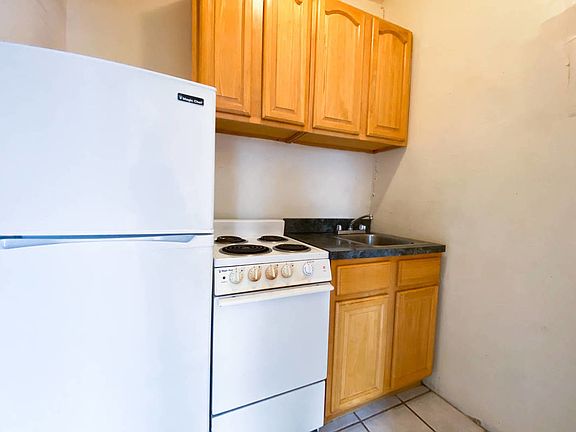 3rd image of 487 Clinton Ave APT 5A