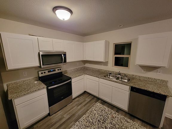 5th image of 766 S Silvercreek Ln