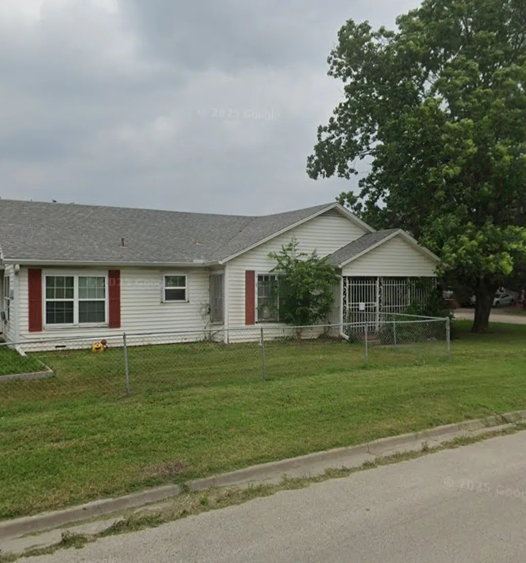 3 bed, 1348 sqft, $1,650 — Photo 1