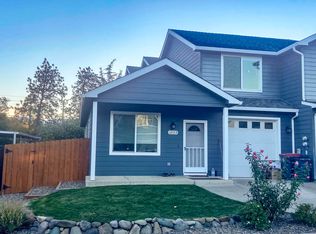 1033 Megan Ln, Phoenix, OR 97535