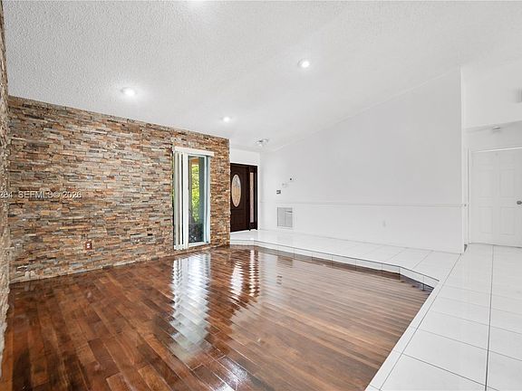 5th image of 15241 SW 150th St