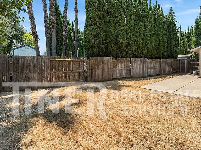 9586 Meadowgreen Cir — Photo 21