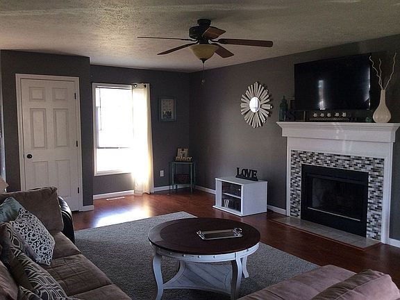 2nd image of 1819 Eagle Point Ct