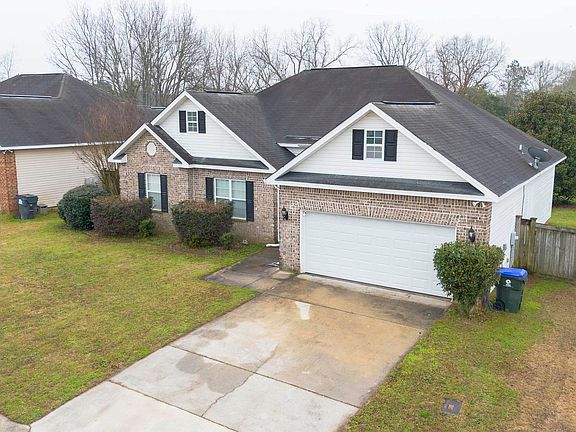 2nd image of 207 Broderick Cir