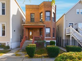 3107 N Bernard St, Chicago, IL