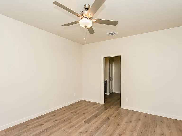 1513 Harvester Dr — Photo 9