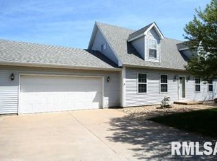 208 W 1st St, Deer Creek, IL 61733