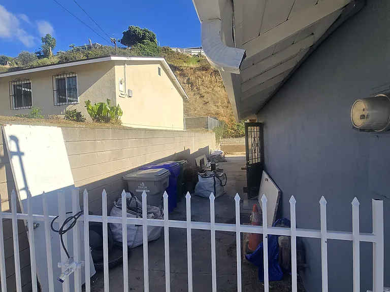 5539 Santa Margarita St — Photo 33