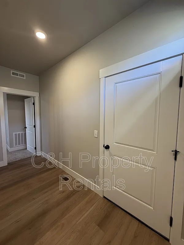 2 bed, 2.0 bath, 1087 sqft, $1,700 — Photo 3