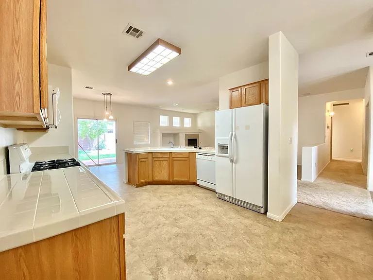 48 Vallejo Verde St — Photo 6