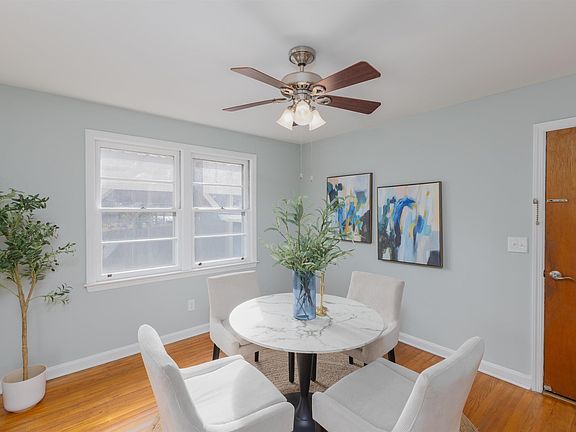 3rd image of 1855 Evelyn St