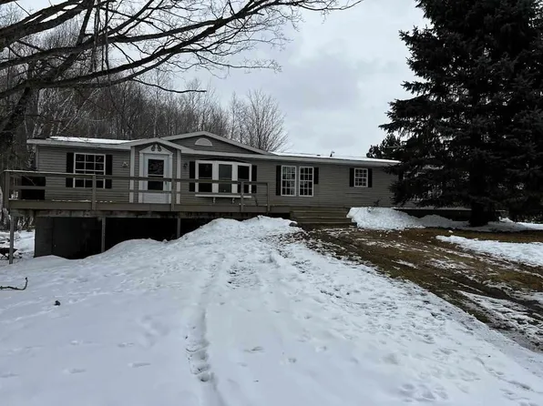 6398 Wormwood Ln, Harbor Springs, MI 49740