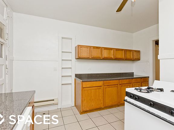 2nd image of 1121 W Oakdale Ave #1BA
