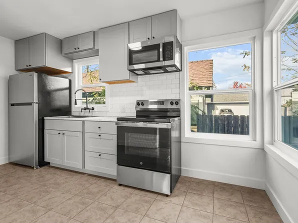 1623 Magnolia Ave, Redding, CA 96001