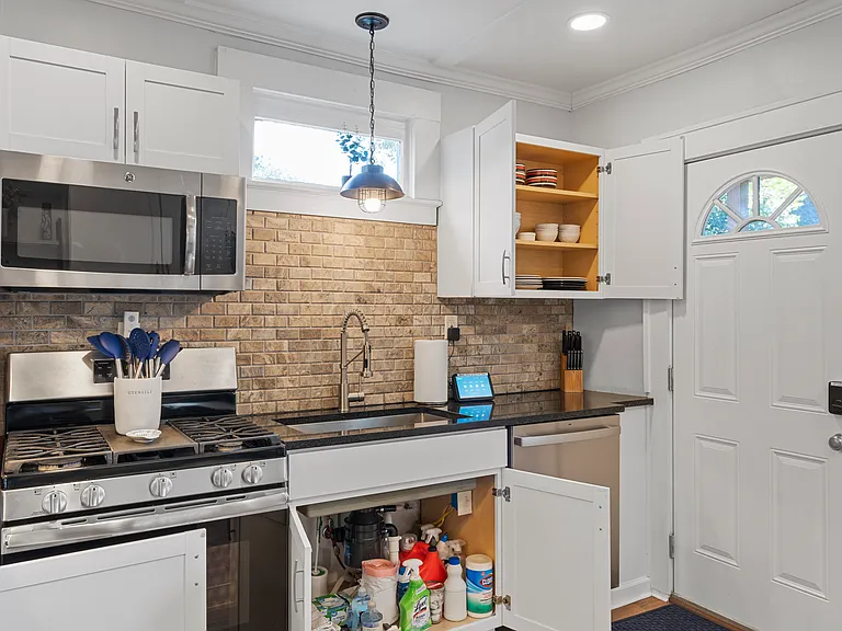 151 Line St #A — Photo 6