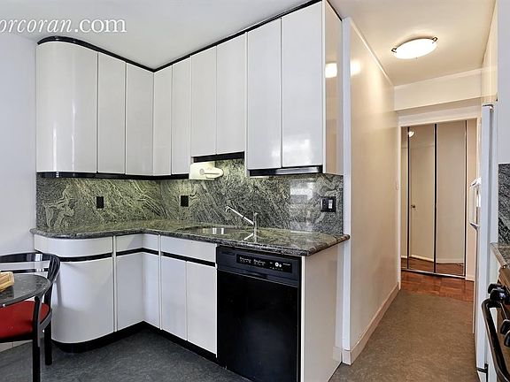 2nd image of 360 E 72nd St APT A907