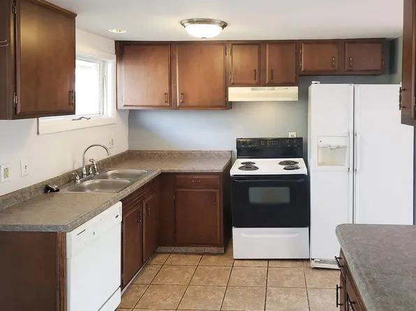 1000 W Cowing Dr, Muncie, IN 47303