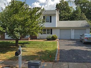 17 Revere Rd, Piscataway, NJ 08854