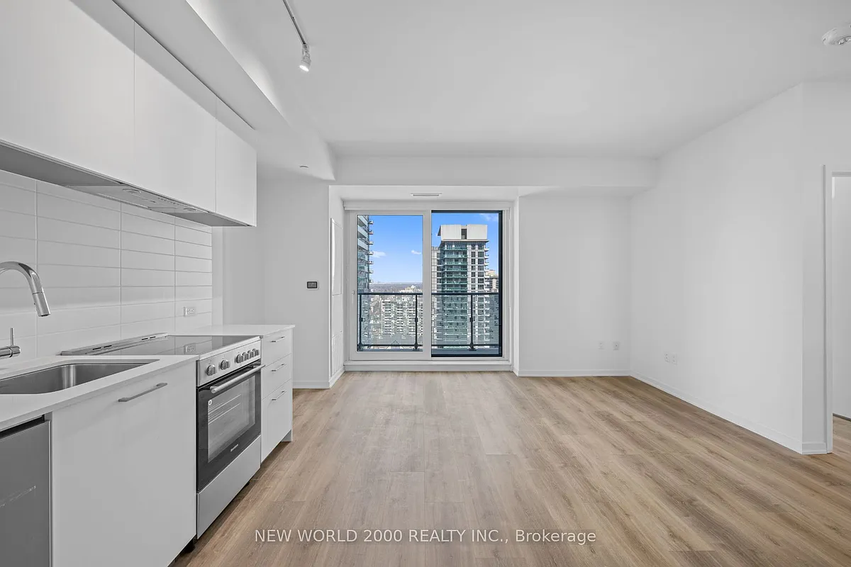 Building Photo - 101 Roehampton Ave #2213