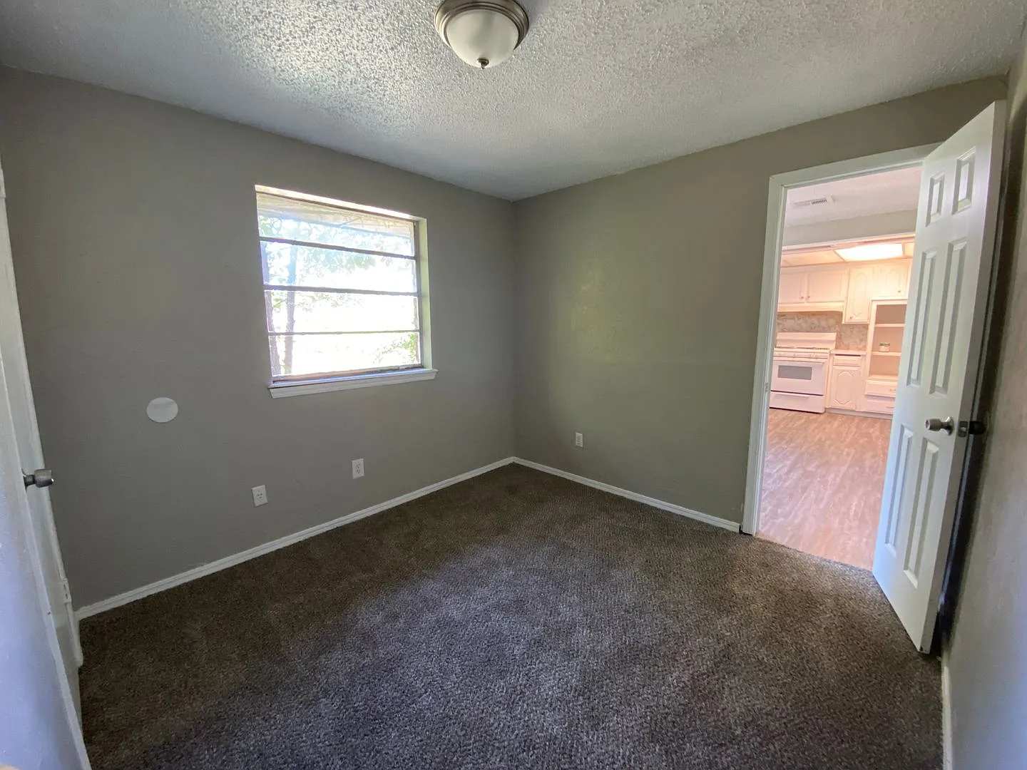 4 Bedroom House Available now OKC — Photo 3