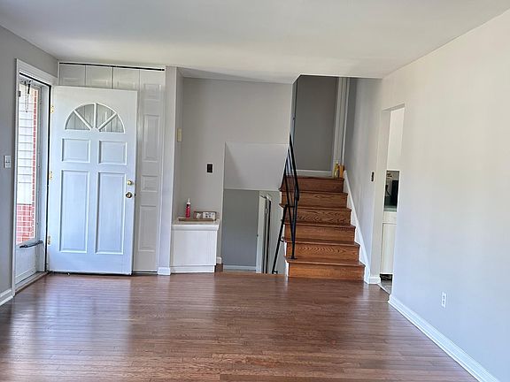 2nd image of 7605 Mayfield Ct